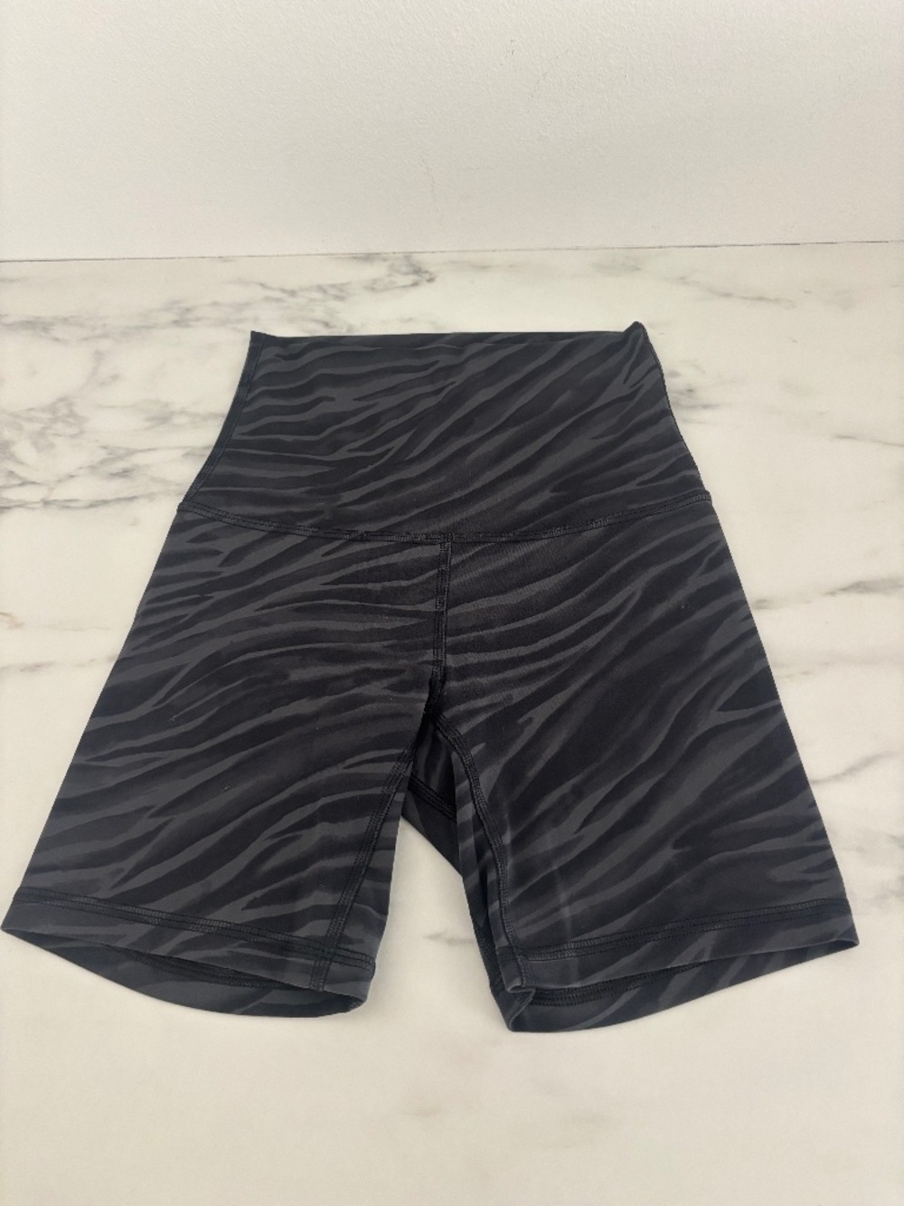 Lululemon grey zebra pattern biker short, size 0